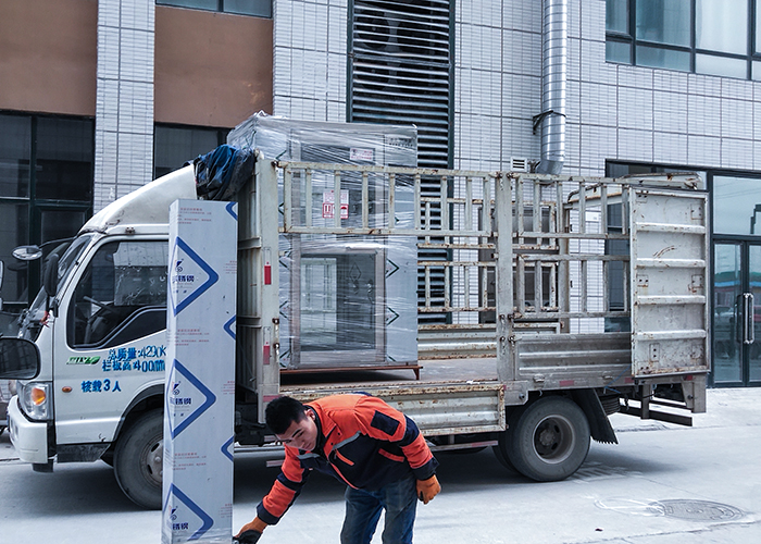 梅河口沃池食品廠風(fēng)淋室發(fā)貨現(xiàn)場(chǎng)