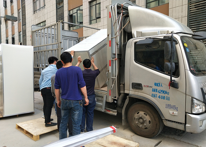 哈爾濱風淋室發(fā)貨現場